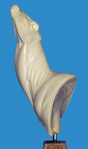C951 Whitetail Pivot Pedestal Licking Left Turn