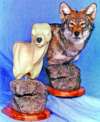 CYP88 Medium Coyote Pedestal - Form Only